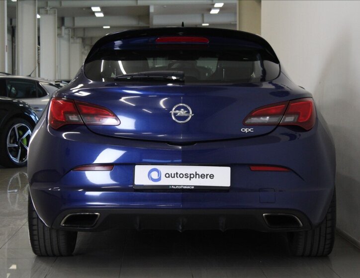Opel Astra Hatchback 2,0 l 206 kw