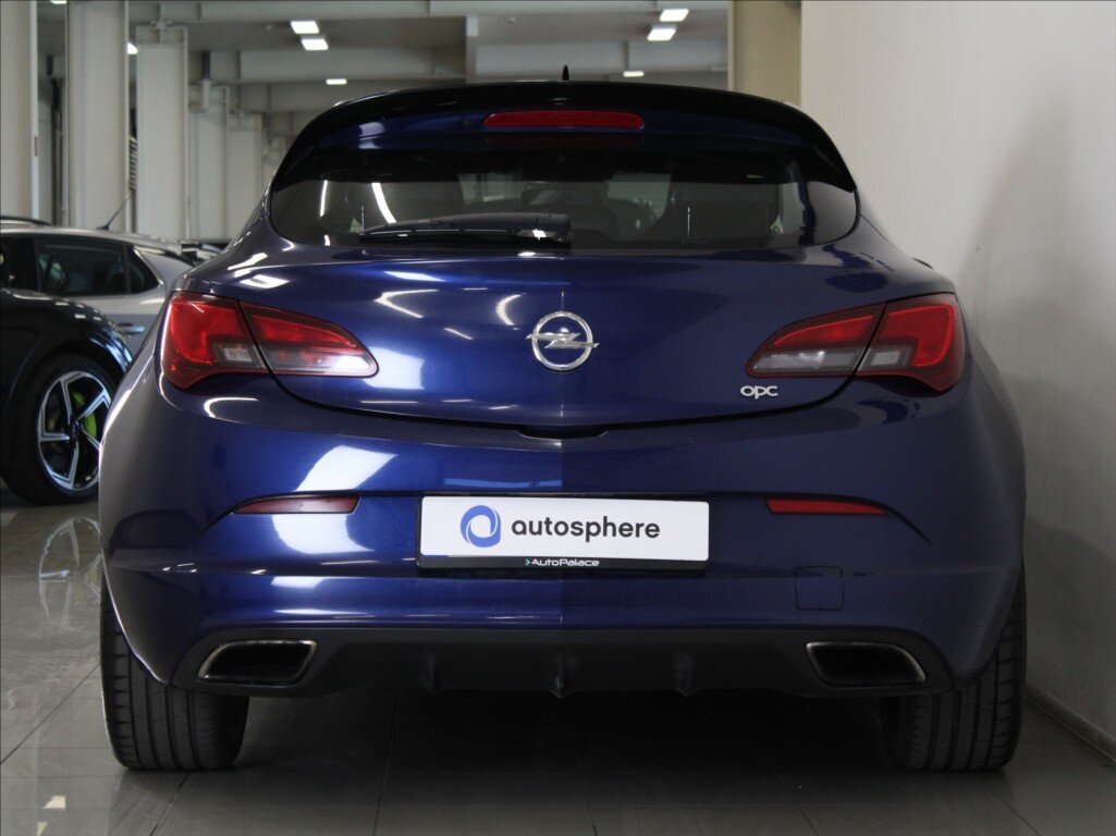 Opel Astra Hatchback 2,0 l 206 kw