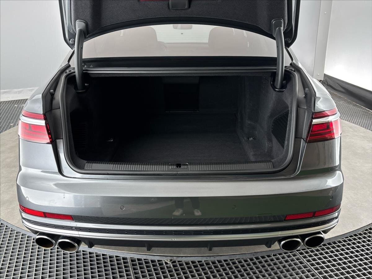 Audi S8 Sedan / Limuzína 4,0 l 420 kw