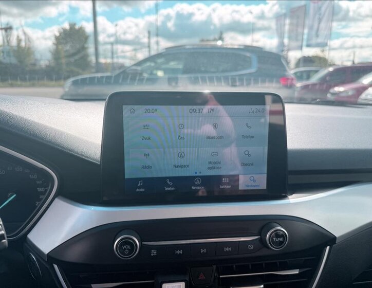 Ford Focus Kombi 999,0 92 kw