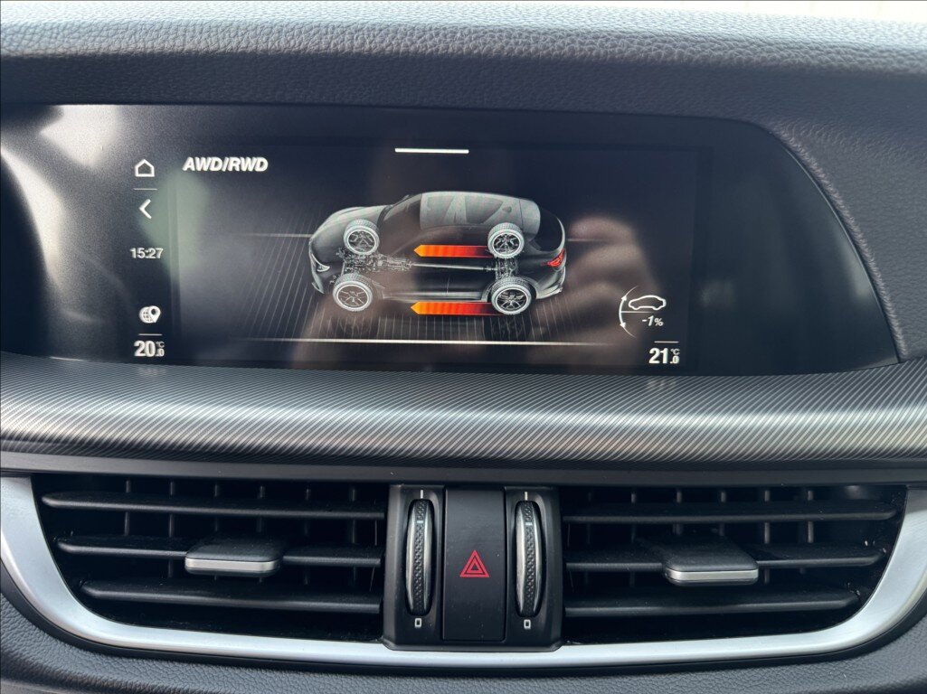 Alfa Romeo Stelvio SUV 2,0 l 206 kw