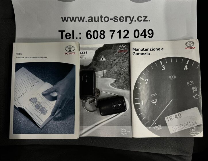Toyota Prius 35