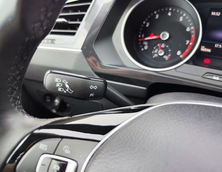 Volkswagen Tiguan 30