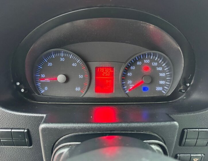 Volkswagen Crafter Valník 2,5 l 80 kw