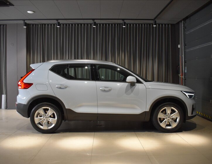 Volvo XC40 SUV 2,0 l 120 kw