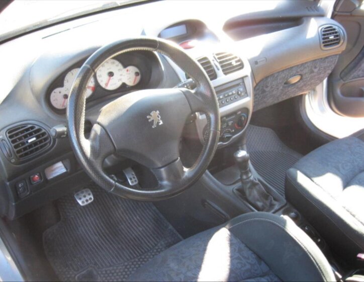 Peugeot 206 Hatchback 1,6 l 80 kw