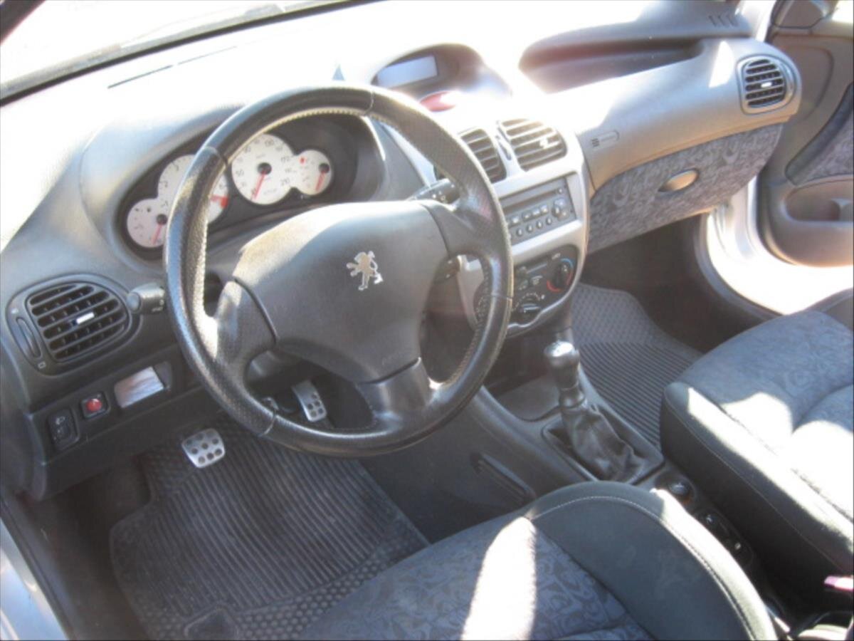 Peugeot 206 Hatchback 1,6 l 80 kw