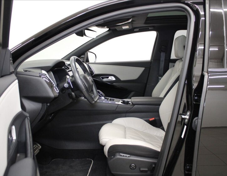 DS Automobiles DS7 Crossback SUV 1,6 l 221 kw