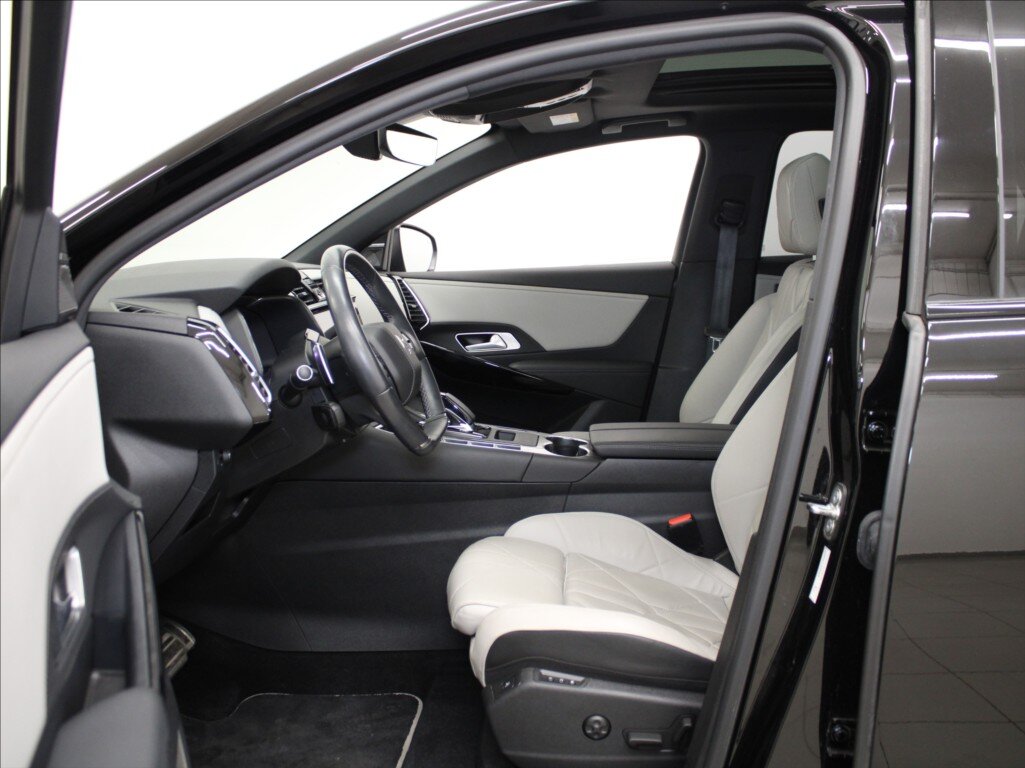 DS Automobiles DS7 Crossback SUV 1,6 l 221 kw