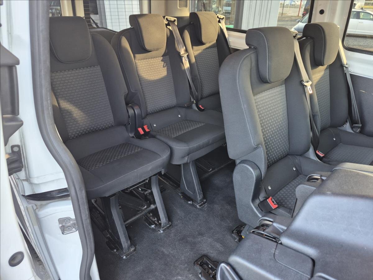 Ford Tourneo Custom MPV 2,0 l 96 kw