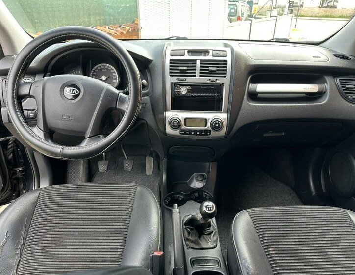 KIA Sportage SUV / Terénní 2,0 l 104 kw