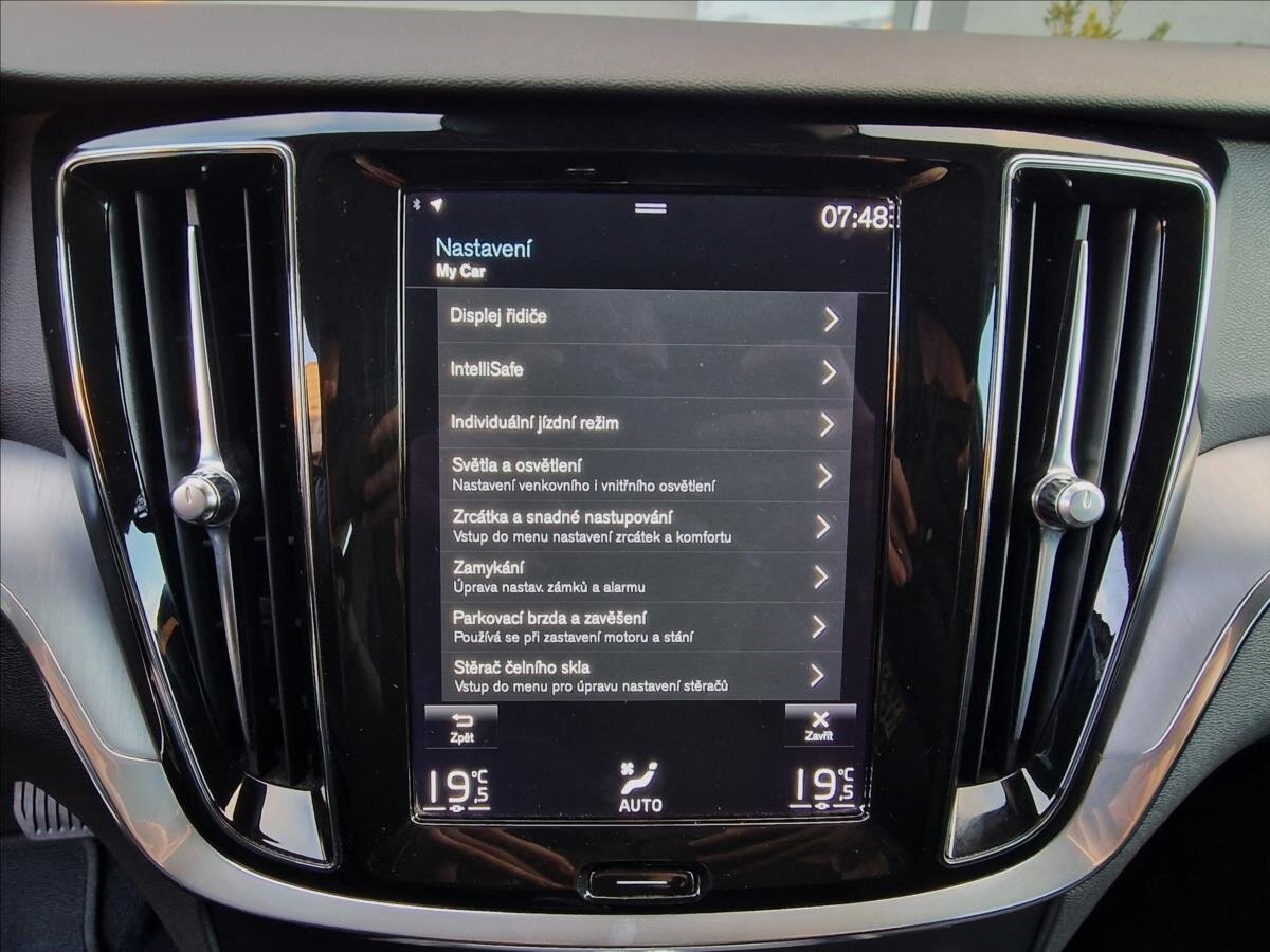 Volvo V60 Kombi 2,0 l 145 kw