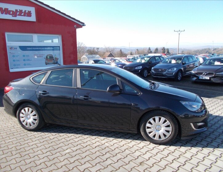 Opel Astra Sedan / Limuzína 1,4 l 103 kw