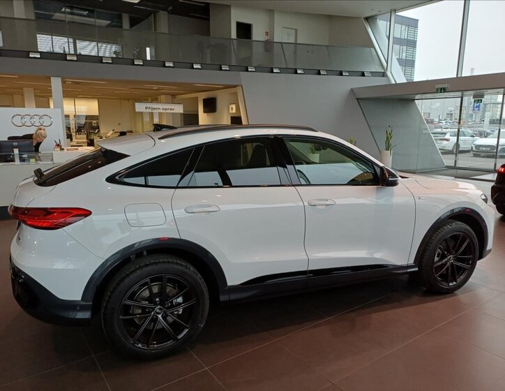 Audi Q5 SUV / Terénní 2,0 l 150 kw