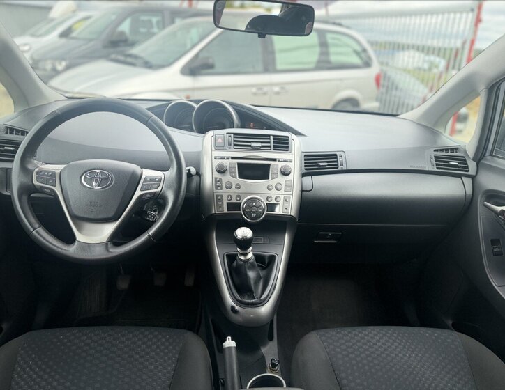 Toyota Verso Kombi 2,0 l 93 kw