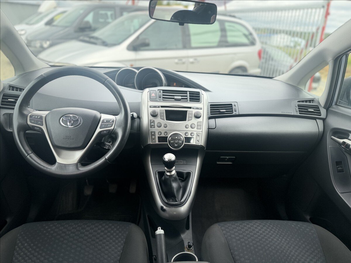 Toyota Verso Kombi 2,0 l 93 kw