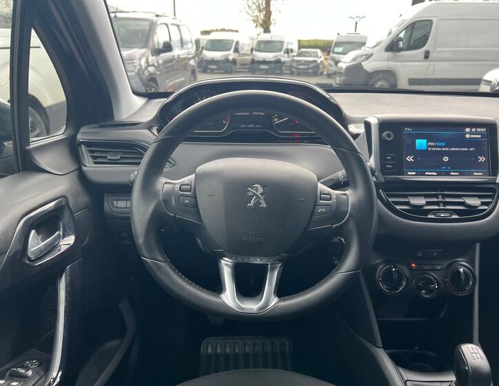 Peugeot 208 9