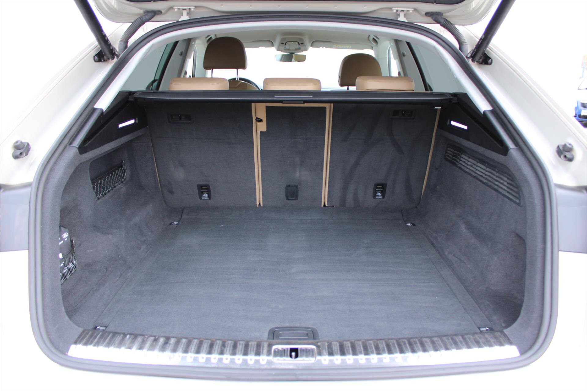 Audi Q8 SUV / Terénní 3,0 l 250 kw