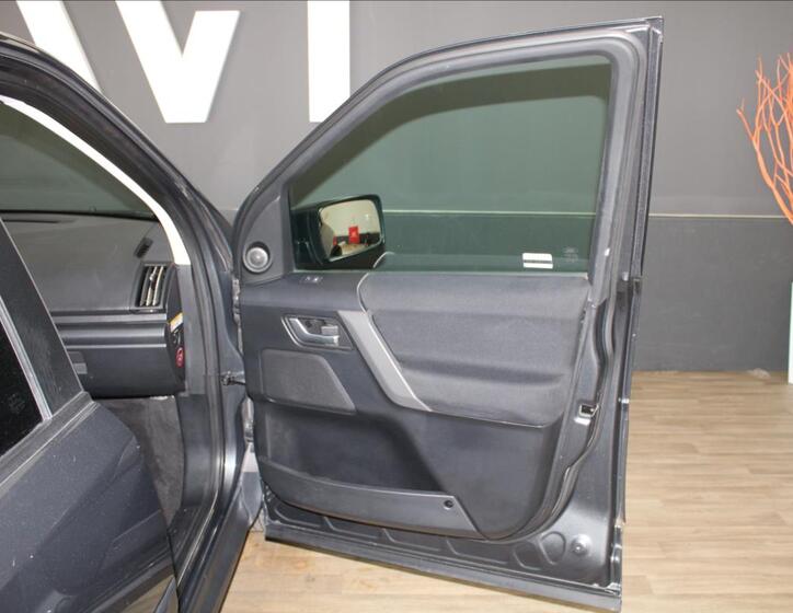 Land Rover Freelander 21