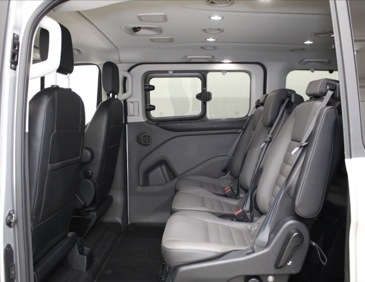 Ford Tourneo Custom MPV 2,0 l 136 kw