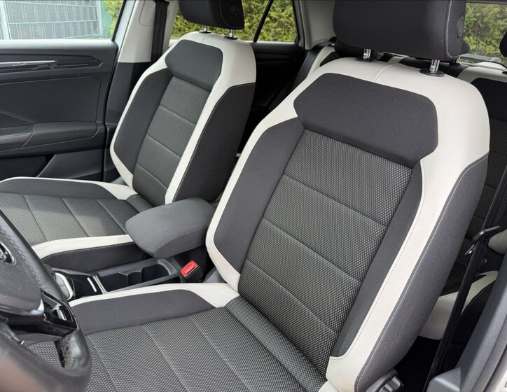 Volkswagen T-Roc SUV / Terénní 999,0 85 kw