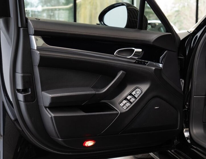 Porsche Panamera Sedan 4,8 l 294 kw