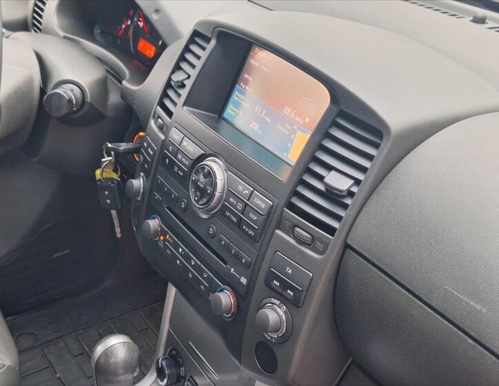 Nissan Navara Pick-up 3,0 l 170 kw