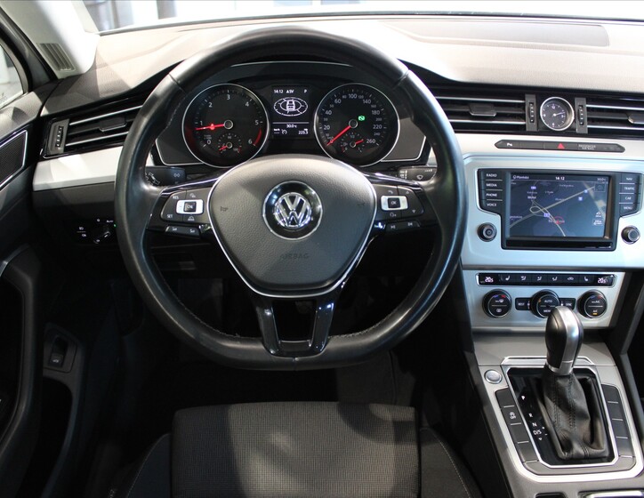 Volkswagen Passat 13