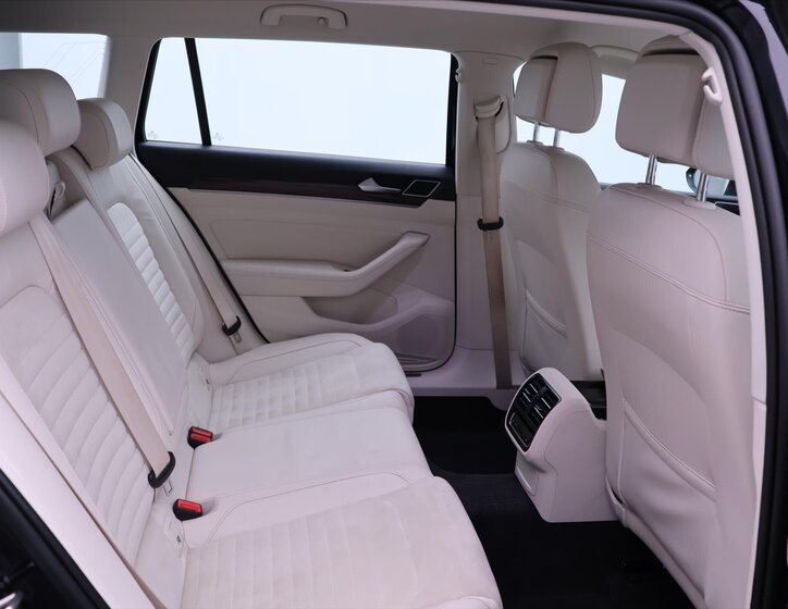 Volkswagen Passat Kombi 1,4 l 110 kw