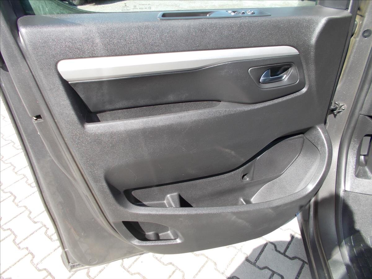 Peugeot Traveller MPV 2,0 l 130 kw