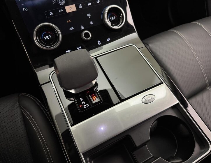 Land Rover Range Rover Velar SUV 2,0 l 150 kw