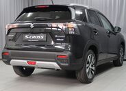 Suzuki S-Cross 8