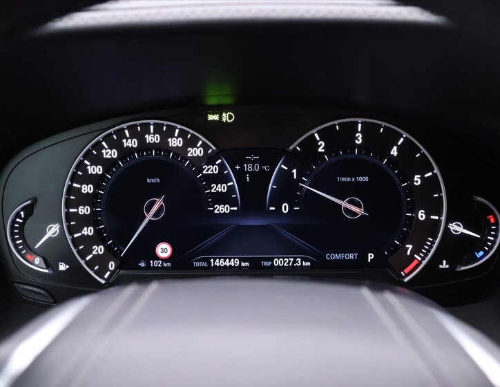 BMW Řada 7 Sedan / Limuzína 4,4 l 330 kw