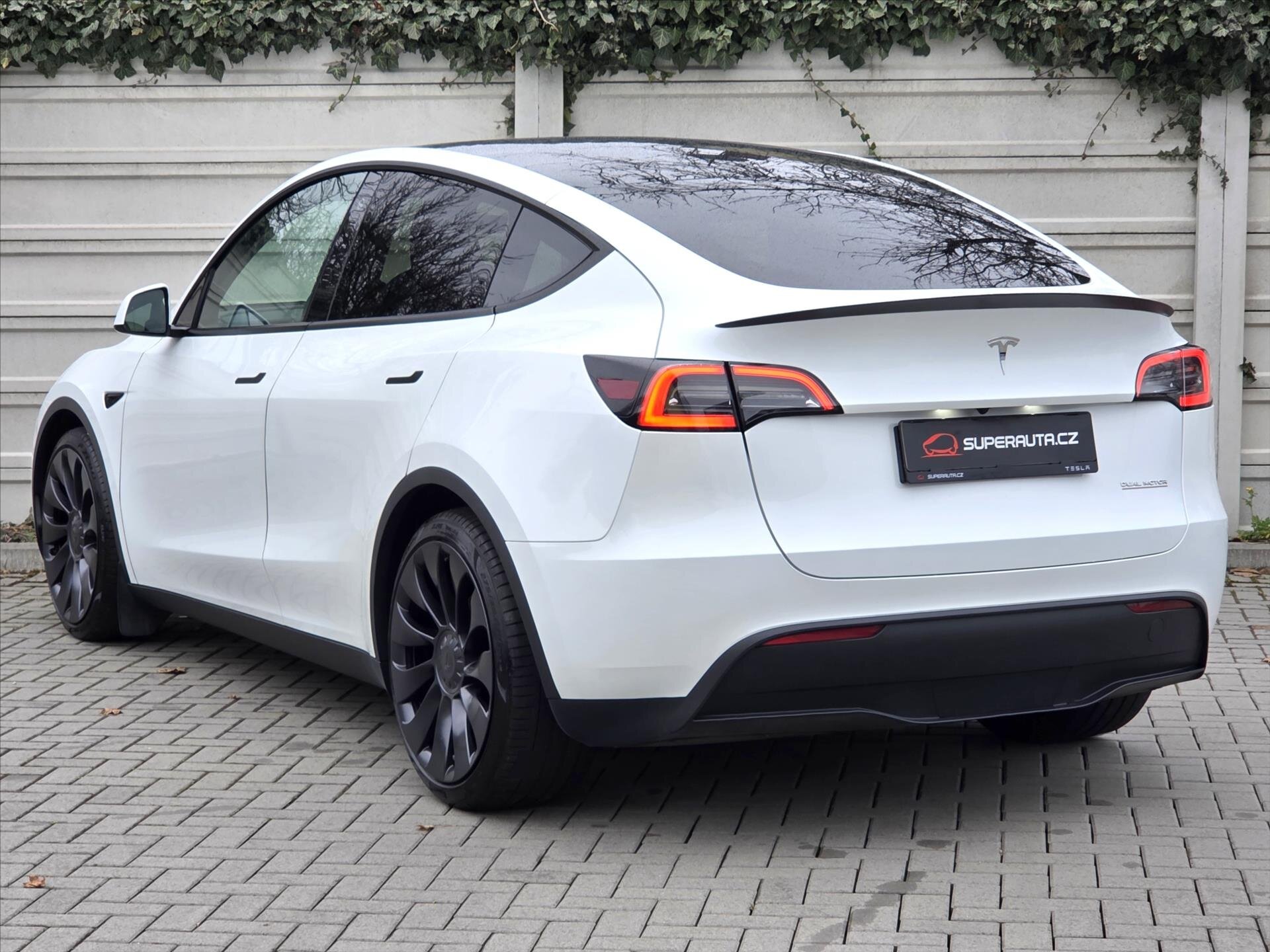 Tesla Model Y SUV / Terénní 0,0 393 kw