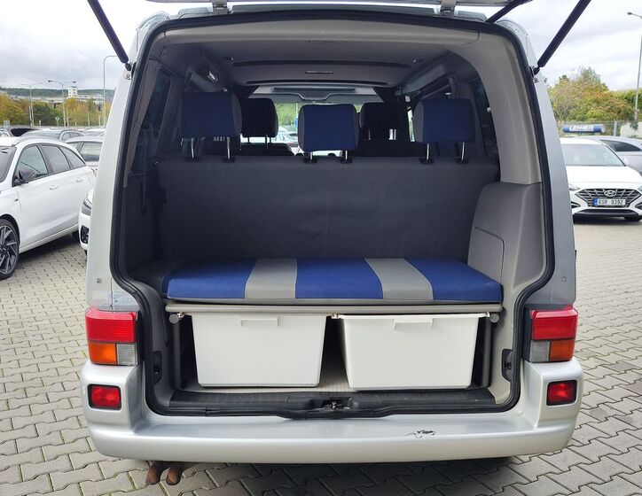 Volkswagen Multivan 10