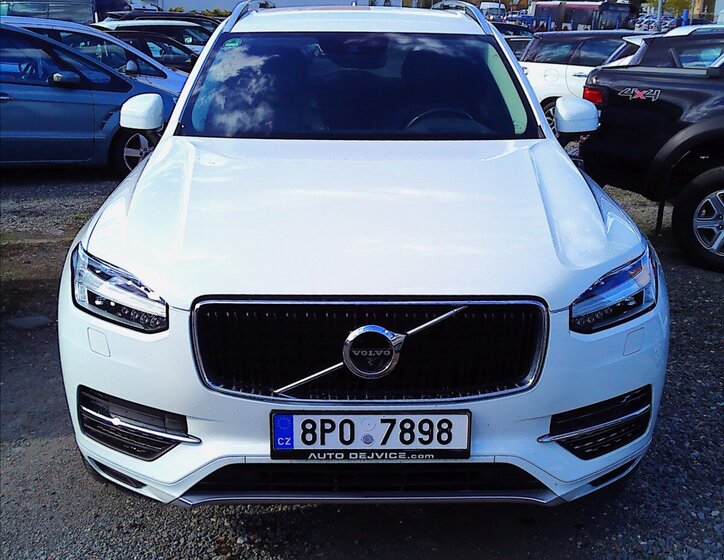 Volvo XC90 SUV / Terénní 2,0 l 173 kw