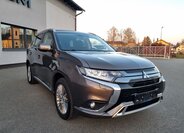 Mitsubishi Outlander SUV 2,4 l 165 kw