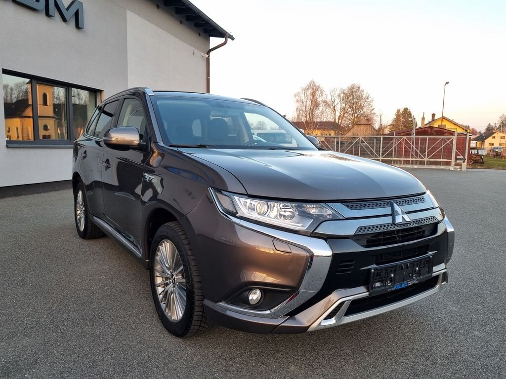 Mitsubishi Outlander SUV 2,4 l 165 kw