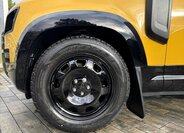 Land Rover Defender 3