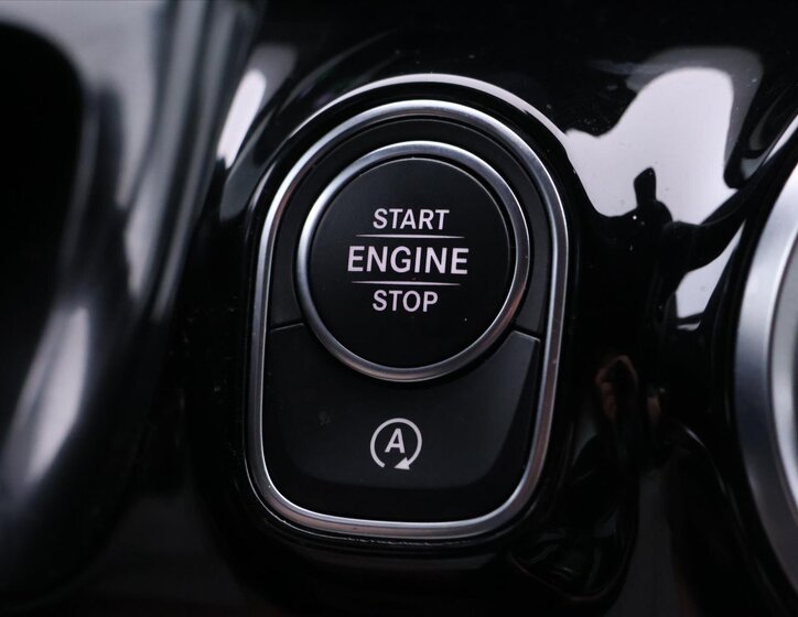 Mercedes-Benz GLA 28