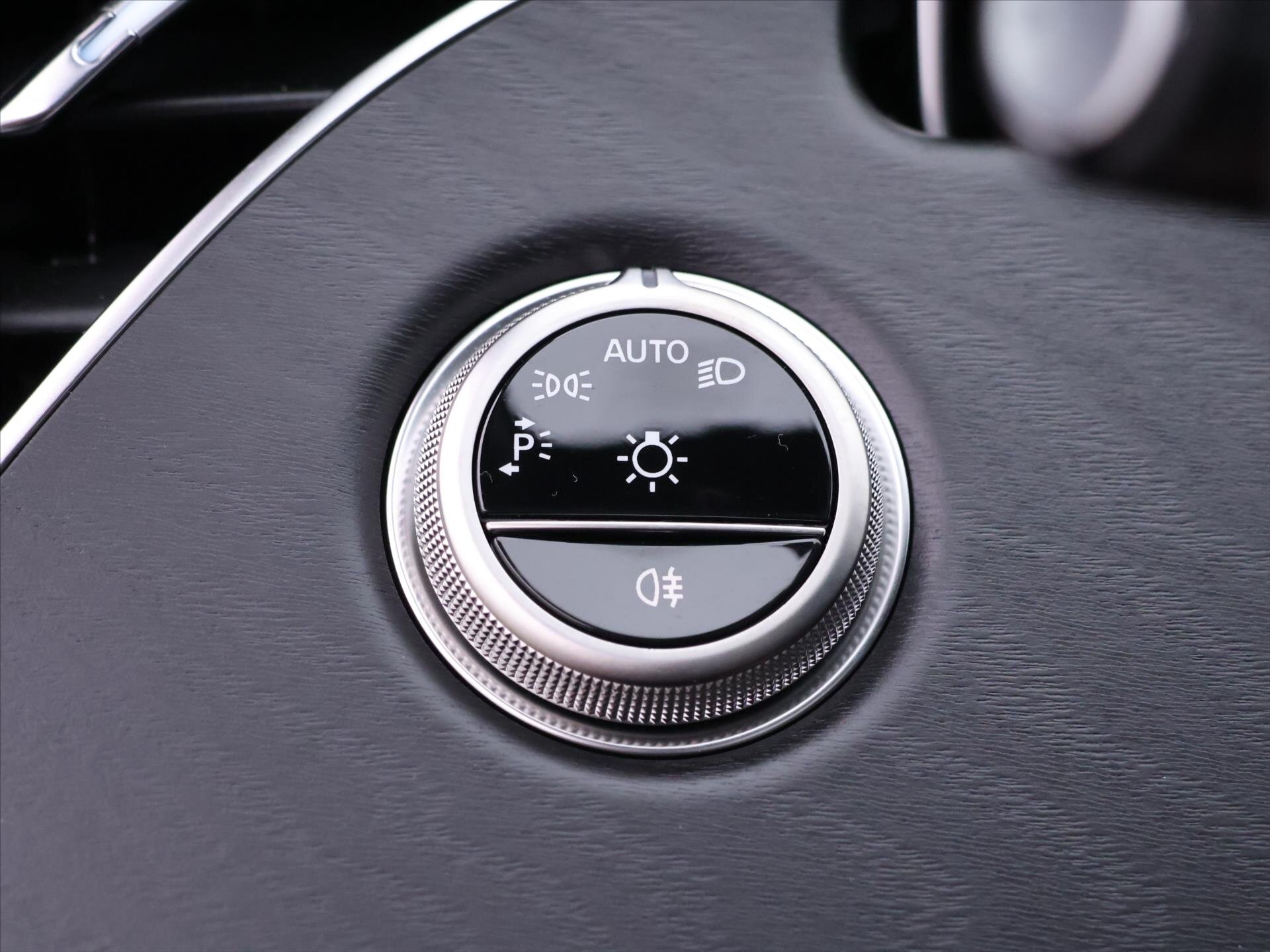 Mercedes-Benz Třídy E Kombi 2,0 l 145 kw