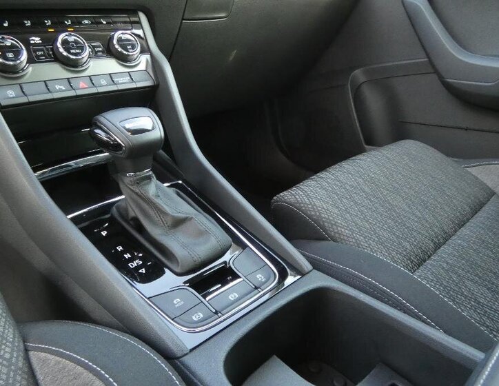 Škoda Karoq SUV / Terénní 1,5 l 110 kw