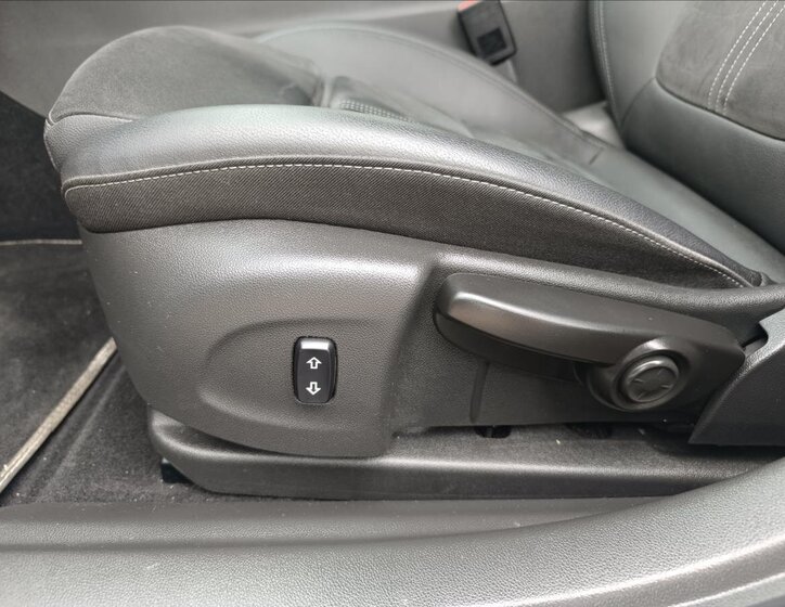 Opel Insignia Liftback 2,0 l 169 kw