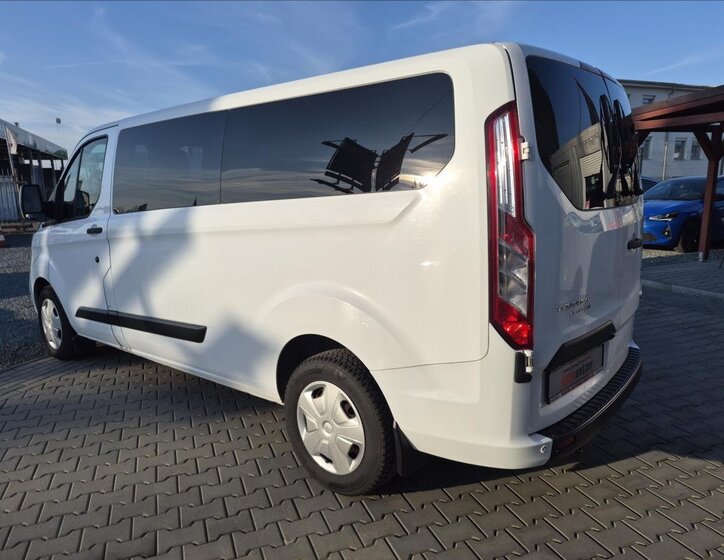 Ford Tourneo Custom MPV 2,0 l 96 kw