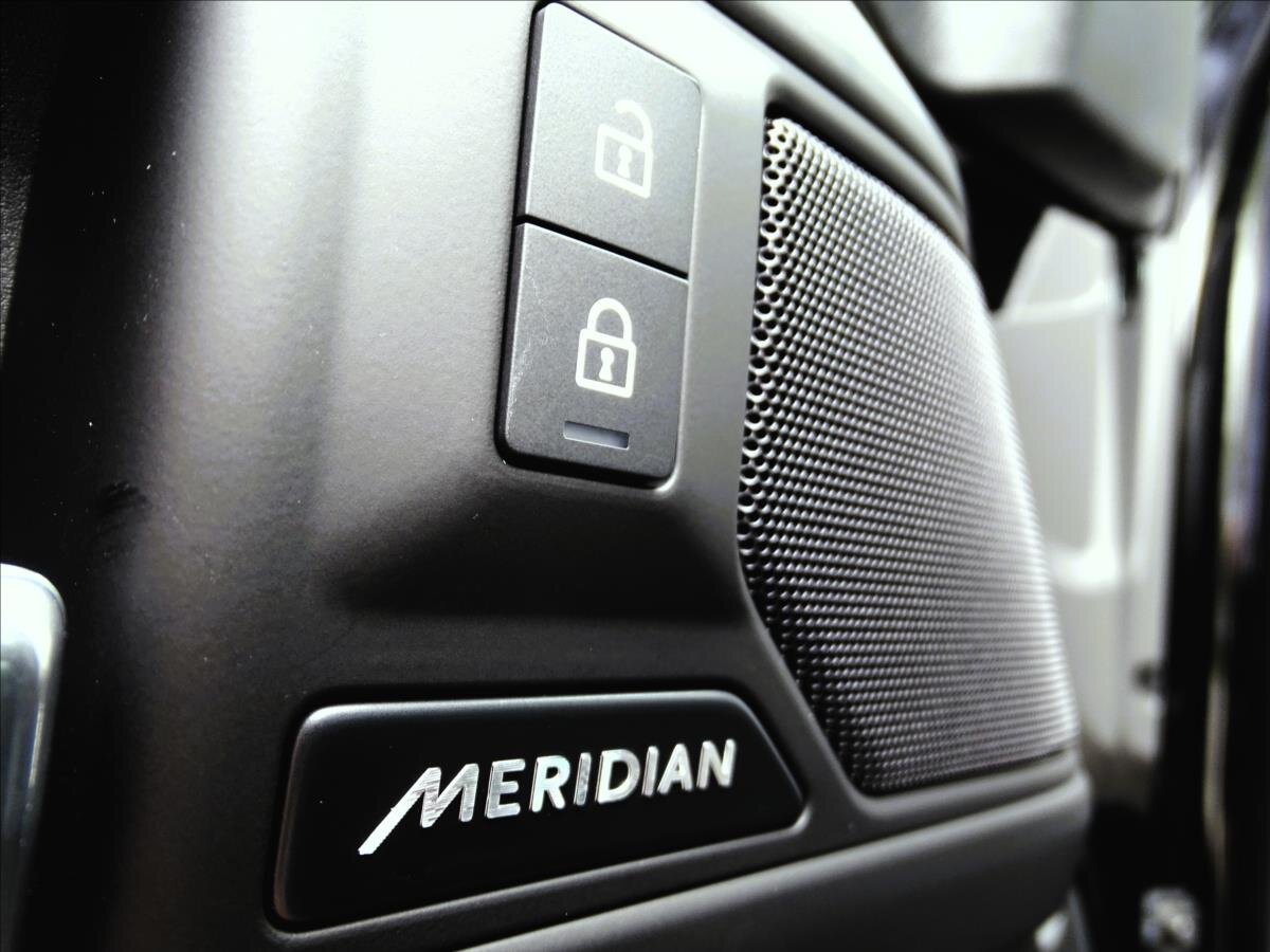 Land Rover Defender SUV / Terénní 5,0 l 313 kw