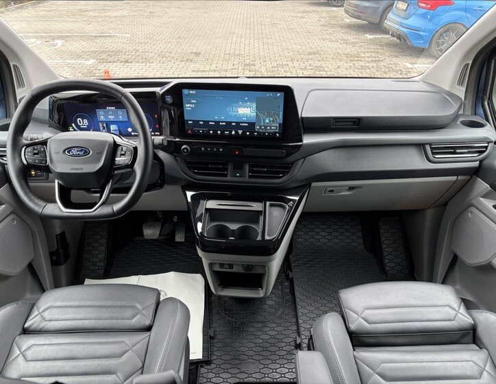 Ford Tourneo Custom 21