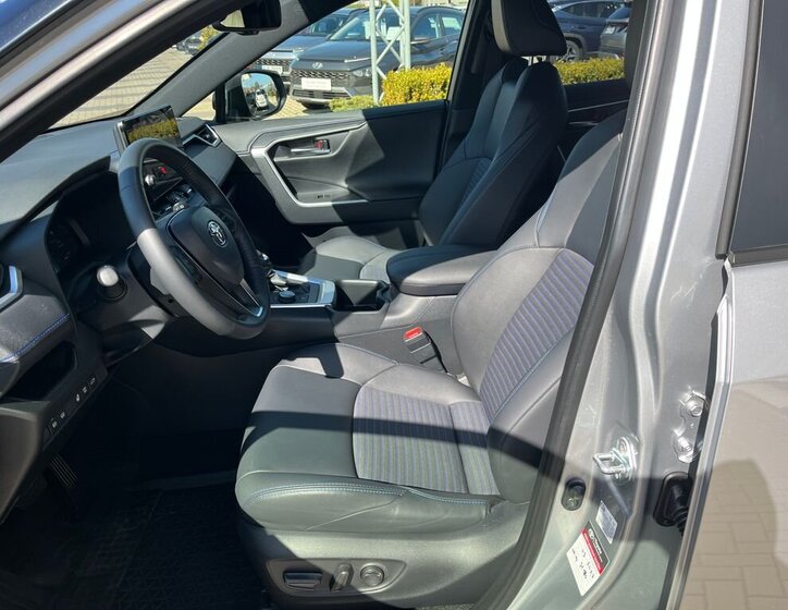 Toyota RAV4 SUV / Terénní 2,5 l 131 kw