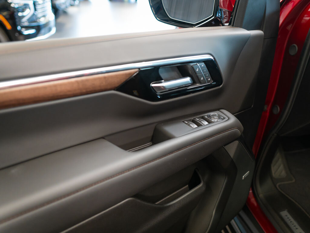 Chevrolet Suburban SUV 6,2 l 313 kw