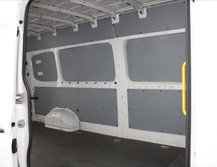 Volkswagen Crafter Skříň 2,0 l 103 kw