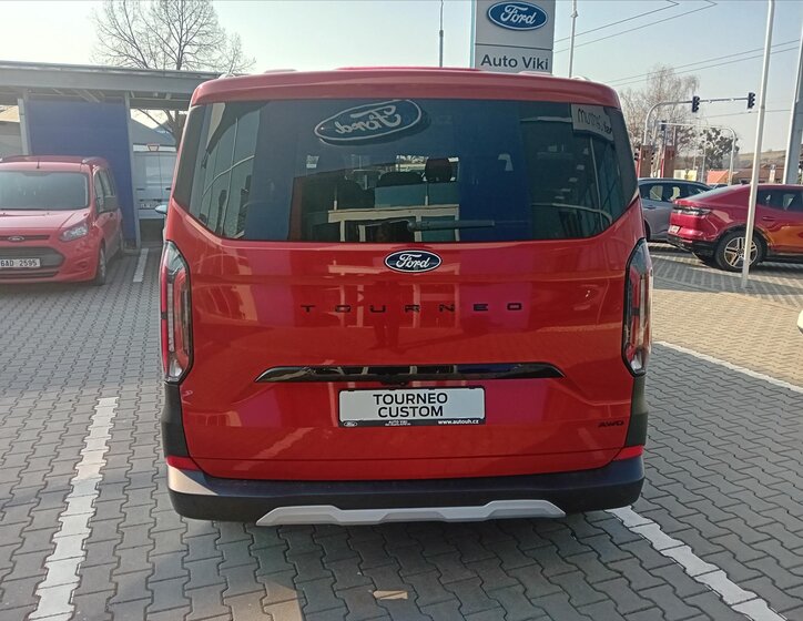 Ford Tourneo Custom Kombi 2,0 l 125 kw